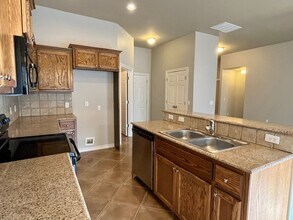 2612 NE 129th St in Edmond, OK - Building Photo - Building Photo