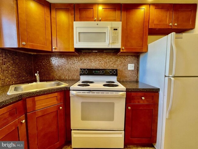 property at 141 E 4th Ave