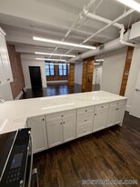 190 High St, Unit 5 in Boston, MA - Building Photo