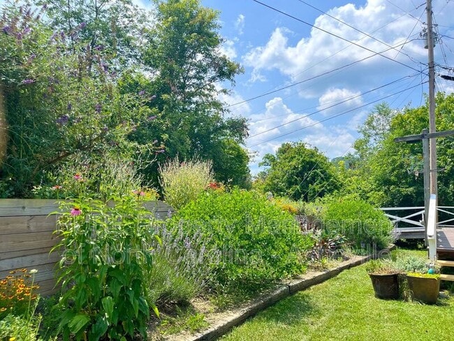 43 Calloway Rd in Weaverville, NC - Building Photo - Building Photo