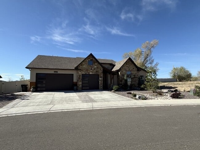 property at 2537 Aspen Stand Dr