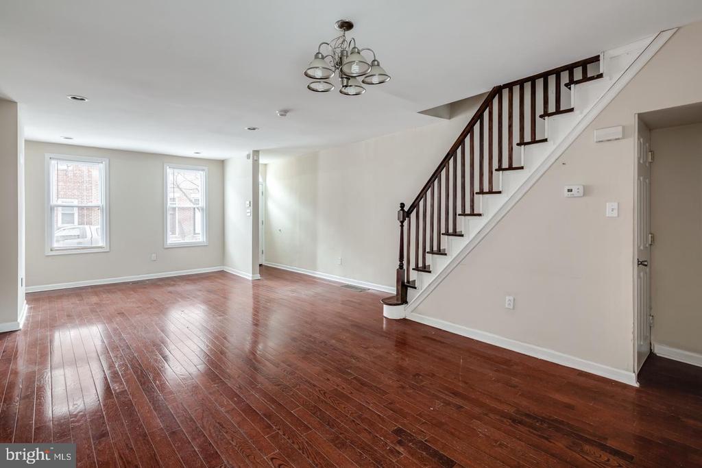 1923 Carpenter St in Philadelphia, PA - Building Photo