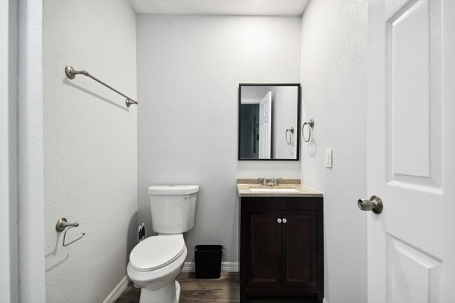 1051 Dogwood Dr in Dunedin, FL - Building Photo - Building Photo
