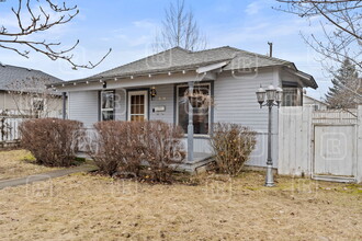 4214 N Jefferson St in Spokane, WA - Foto de edificio - Building Photo