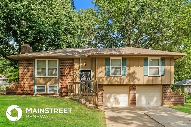 property at 513 NE Grant Dr