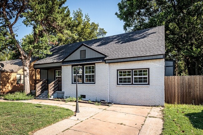 1714 NW Oak Ave in Lawton, OK - Building Photo - Building Photo