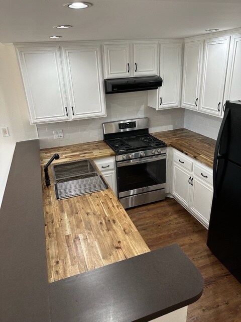 6825 Alabama Ave, Unit 310 in Canoga Park, CA - Foto de edificio - Building Photo