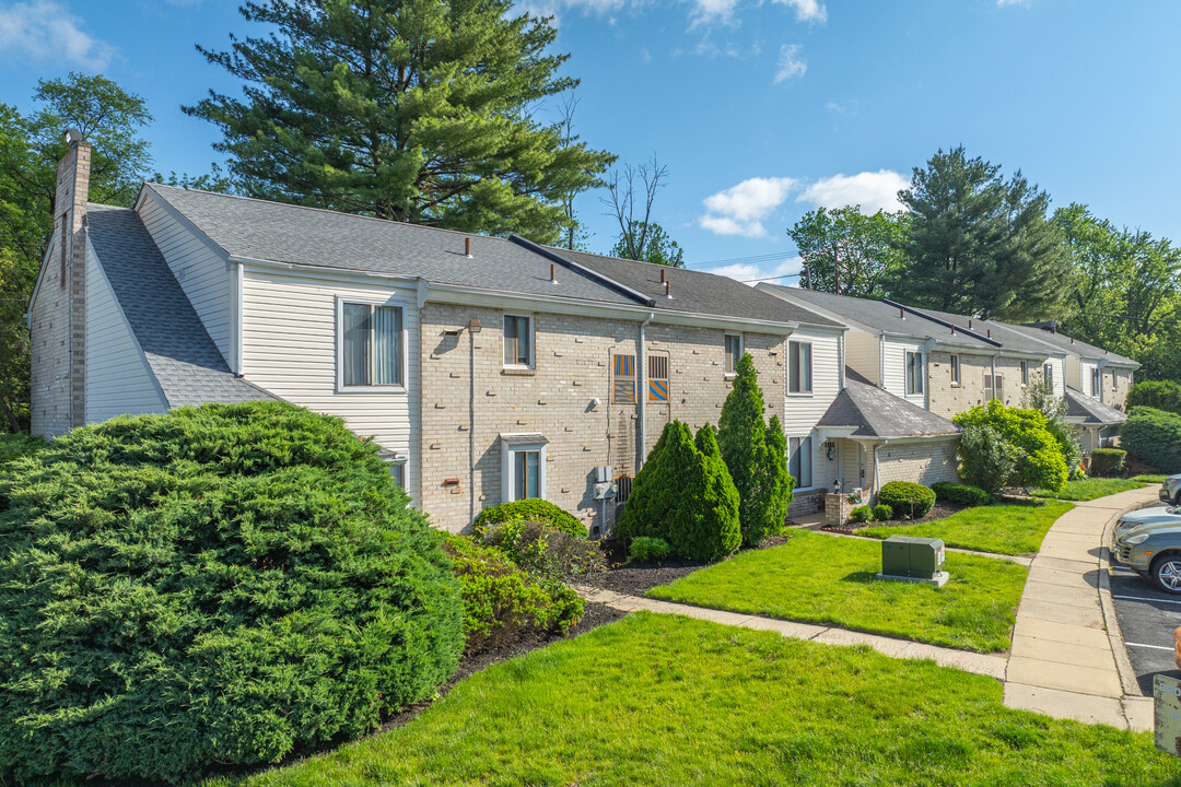 Brookshire Trace Townhomes in Philadelphia, PA - Foto de edificio