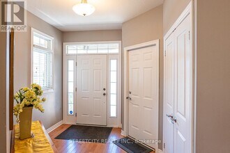 1091 S Wenige Dr in London, ON - Building Photo - Building Photo