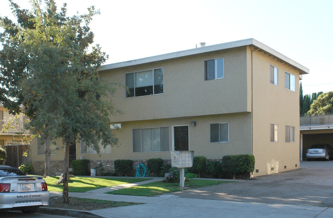 748 Carmel Ave in Sunnyvale, CA - Foto de edificio