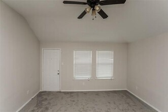 9804 Crocker Dr in Dallas, TX - Building Photo - Building Photo
