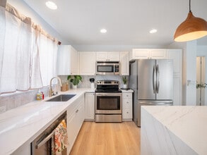 1020 Kakala St in Kapolei, HI - Building Photo - Building Photo