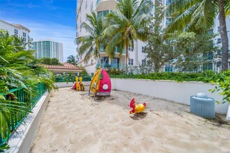 19900 E Country Club Dr in Aventura, FL - Building Photo - Building Photo