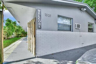 1808 SW 20th St, Unit 1 in Fort Lauderdale, FL - Building Photo - Building Photo