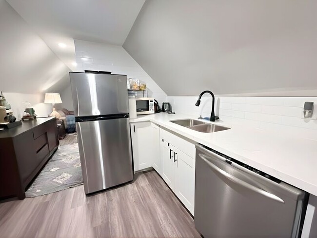 68 Smith Ave in Hamilton, ON - Building Photo - Building Photo