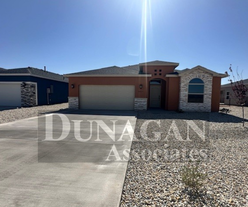 3801 N Pat Garrett Rd in Carlsbad, NM - Building Photo