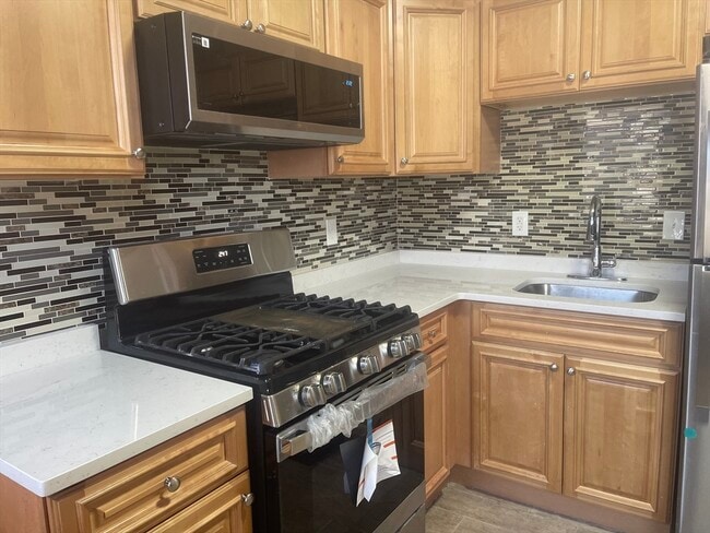 1002 River St in Boston, MA - Building Photo - Building Photo