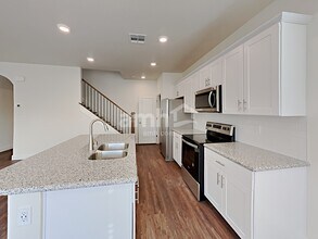 1905 Viaggio Ave in North Las Vegas, NV - Foto de edificio - Building Photo