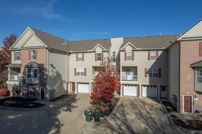 Sturbridge Crossings in Broadview Heights, OH - Foto de edificio - Building Photo