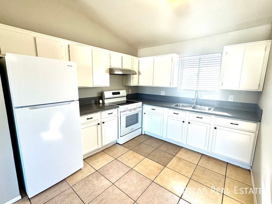 465 W Ivyglen St in Mesa, AZ - Building Photo