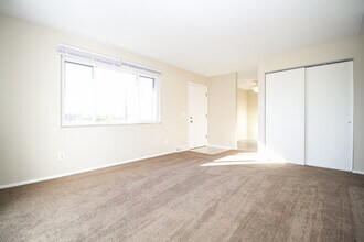 1597 Walbridge Ave, Unit 2 in Toledo, OH - Building Photo - Building Photo