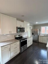 1939 Sandhurst Dr in Charlotte, NC - Foto de edificio - Building Photo