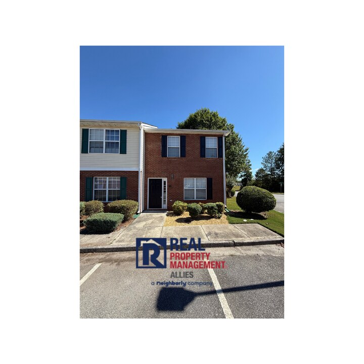 70 Princeton Glen Ct in Adairsville, GA - Building Photo