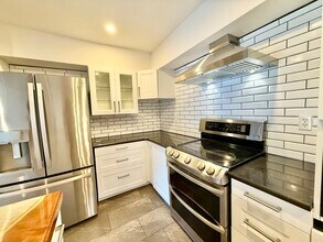 1138 Crull Dr in Charleston, SC - Building Photo - Building Photo