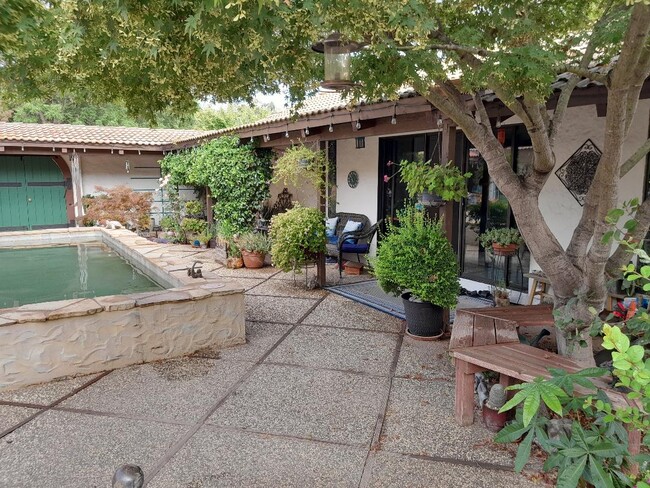 1741 Estates Way, Unit 1 Bedroom
