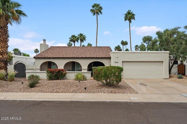 property at 7634 N Vía De Manana