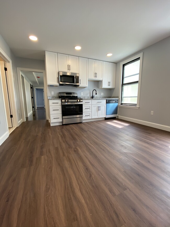 344 Saratoga St, Unit 2