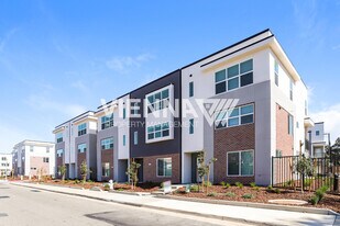 8002 Quiet Knolls Dr in Antelope, CA - Building Photo