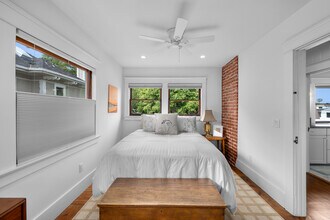 311 N Gertruda Ave, Unit B in Redondo Beach, CA - Foto de edificio - Building Photo