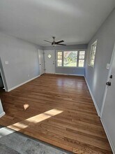 110 McKinney Rd in Asheville, NC - Foto de edificio - Building Photo