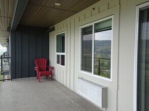 883 Academy Way in Kelowna, BC - Building Photo - Building Photo