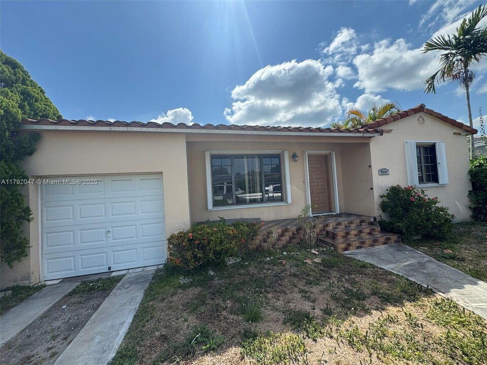 1901 SW 18th Ave in Miami, FL - Building Photo