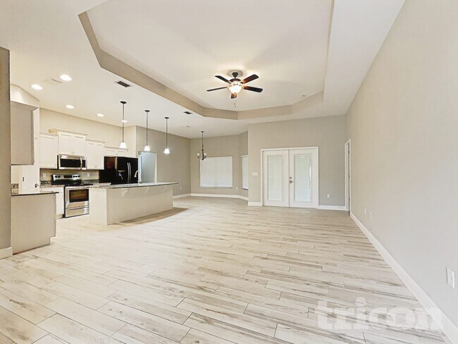 4003 Augustine Rd in Spring Hill, FL - Building Photo - Building Photo