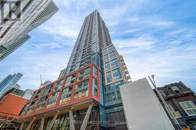108-3108 Peter St in Toronto, ON - Building Photo - Building Photo