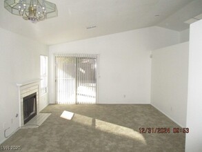 1717 Autumn Rust Dr in Las Vegas, NV - Building Photo - Building Photo