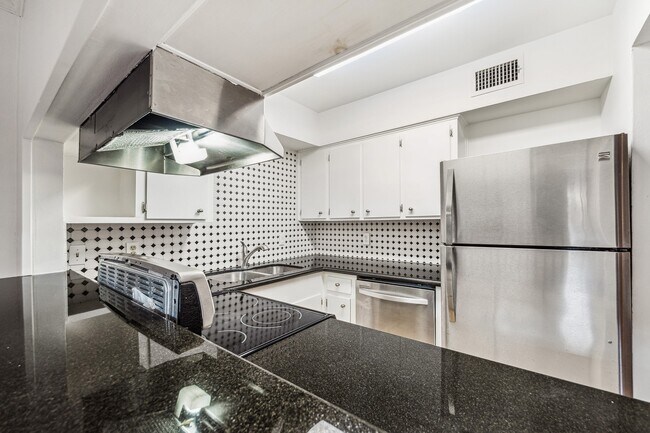 property at 3922 W Alabama St