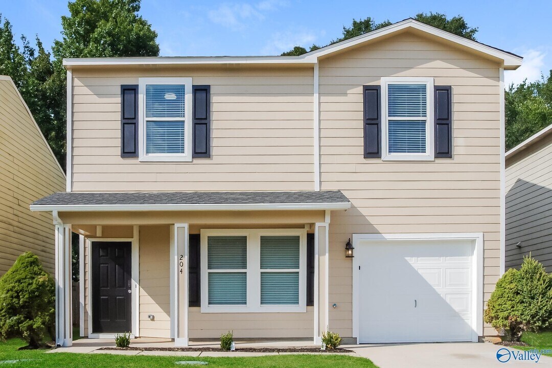 204 Farmington Dr in Harvest, AL - Building Photo