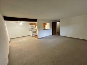 680 Hartford Pike in Scituate, RI - Building Photo - Building Photo