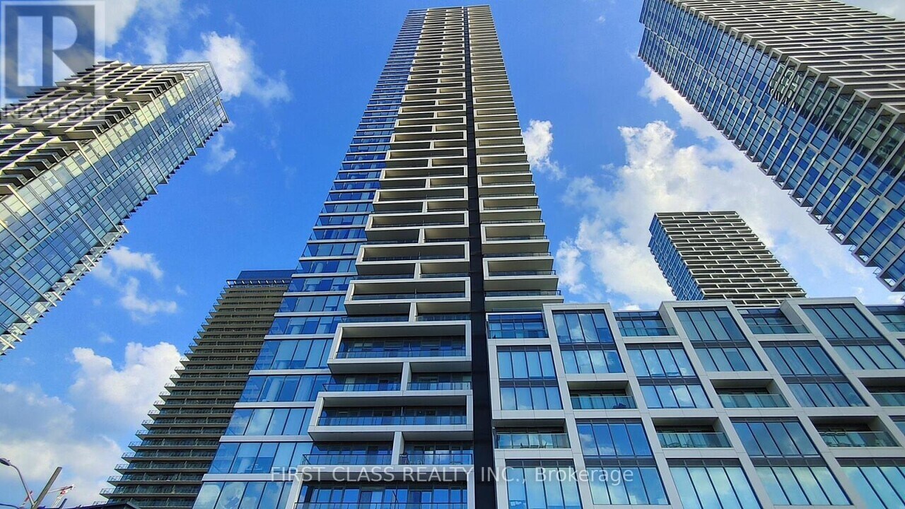 950-3950 Portage Pkwy in Vaughan, ON - Building Photo