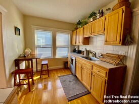 59 Brookley Rd, Unit 3L in Boston, MA - Building Photo