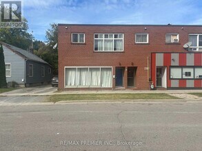 92-92 Wolfe St in Oshawa, ON - Building Photo - Building Photo