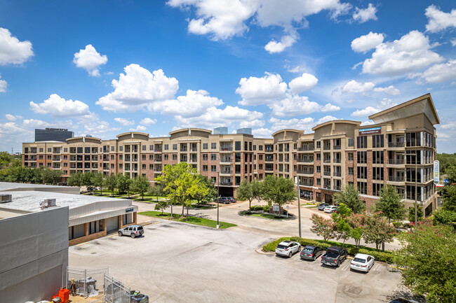 Allusion at West University in Houston, TX - Foto de edificio - Building Photo