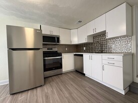 2311 Elsie St in Pittsburgh, PA - Building Photo