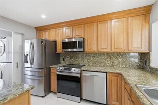 1401 NW 97th Terrace in Pembroke Pines, FL - Building Photo