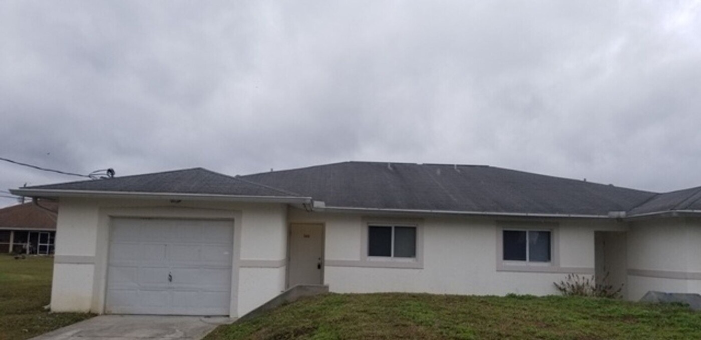 2424-2426 Milton Ave S in Lehigh Acres, FL - Building Photo