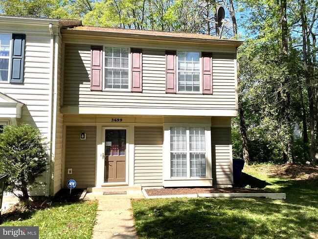 property at 3699 Kempsford Field Pl